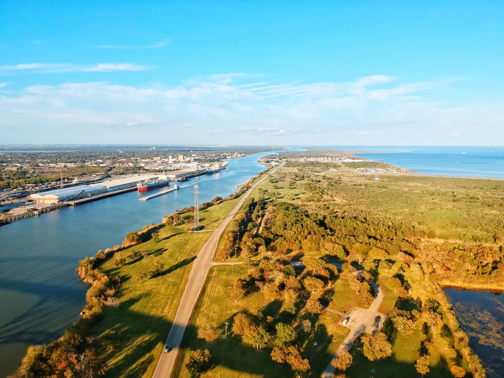 Retire In These 30 Beach Towns For Only $40,000 Per Year