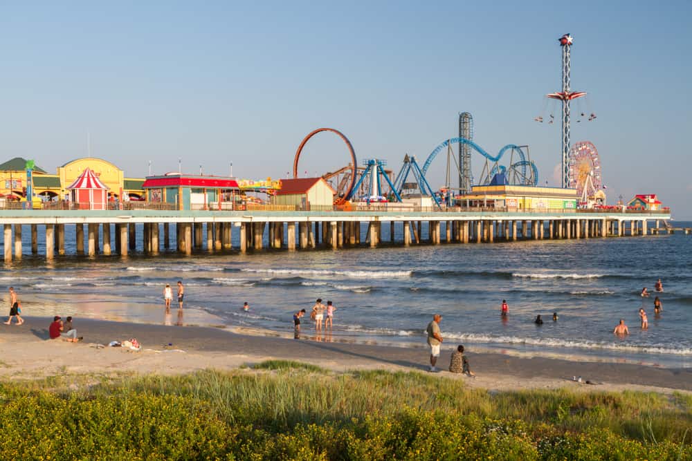 Retire In These 30 Beach Towns For Only $40,000 Per Year