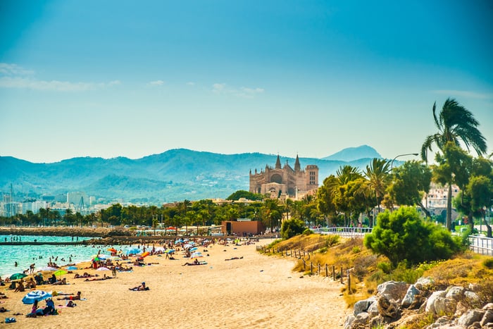 Retire In These 30 Beach Towns For Only $40,000 Per Year