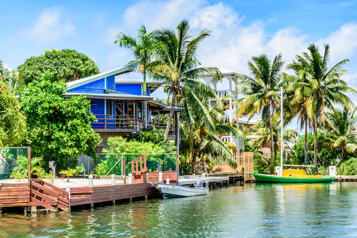 Retire In These 30 Beach Towns For Only $40,000 Per Year