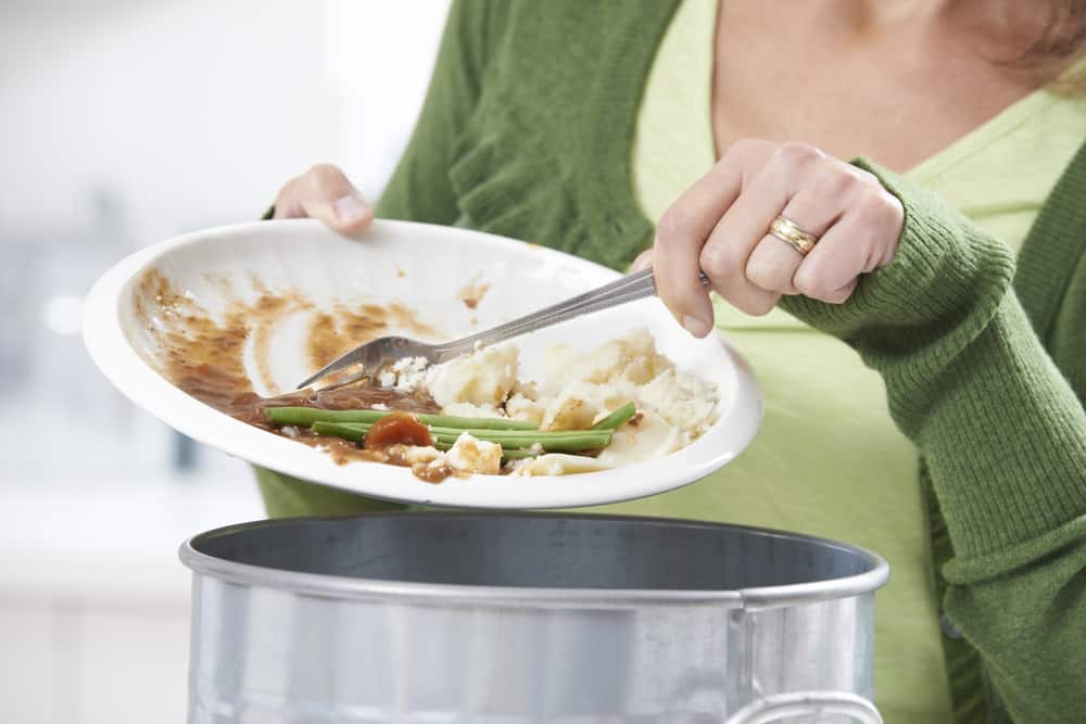 20 Things Poor People Foolishly Waste Money On